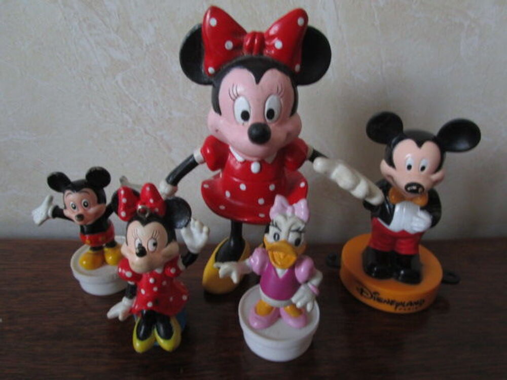 DISNEY - sujets divers Minnie et Mickey
Jeux / jouets