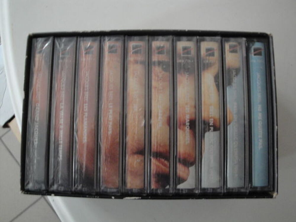 coffret de cassettes Jacques BREL CD et vinyles