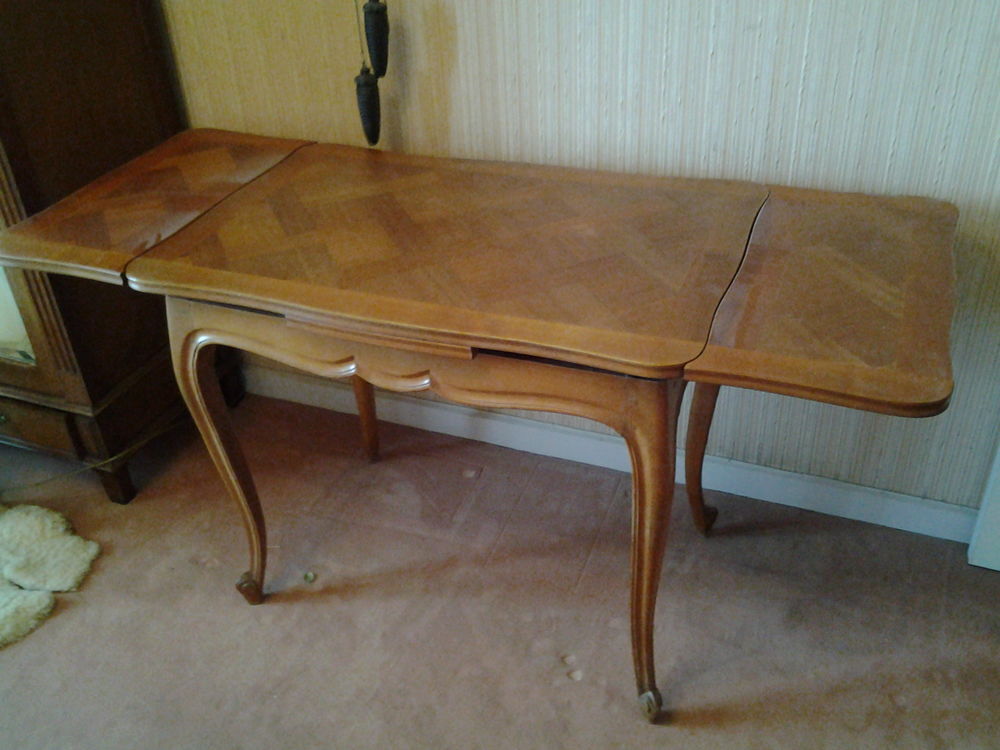 ensemble table et 4 chaises merisier style r&eacute;gence Meubles