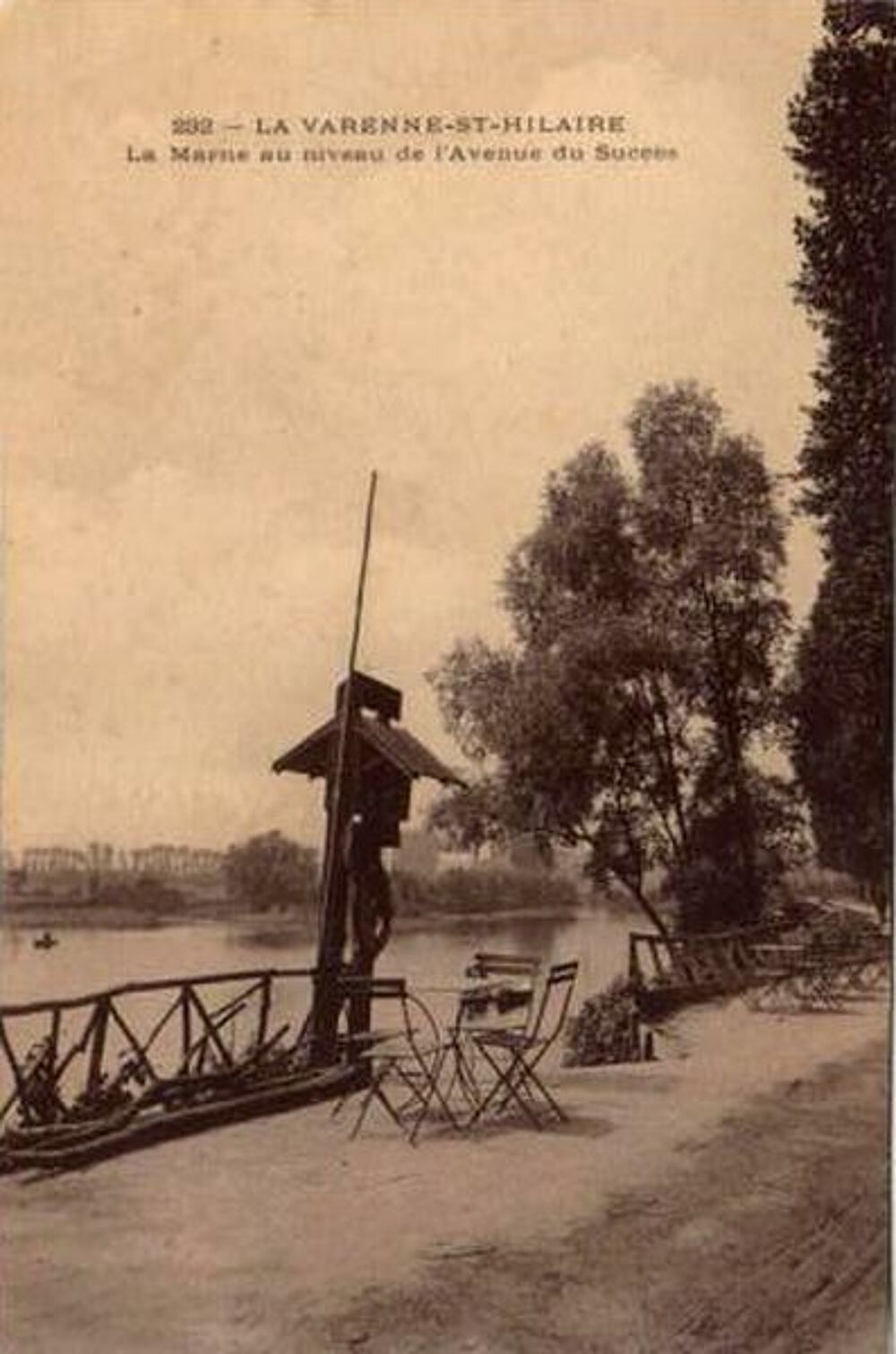 carte postale - LA VARENNE ST HILAIRE / prixportcompris 