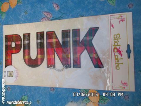 PATCH PUNK AUTOCOLLANT 3 Chambly (60)