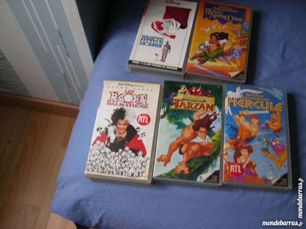 5 FILMS V HS DISNEY pour collectionneur. DVD et blu-ray