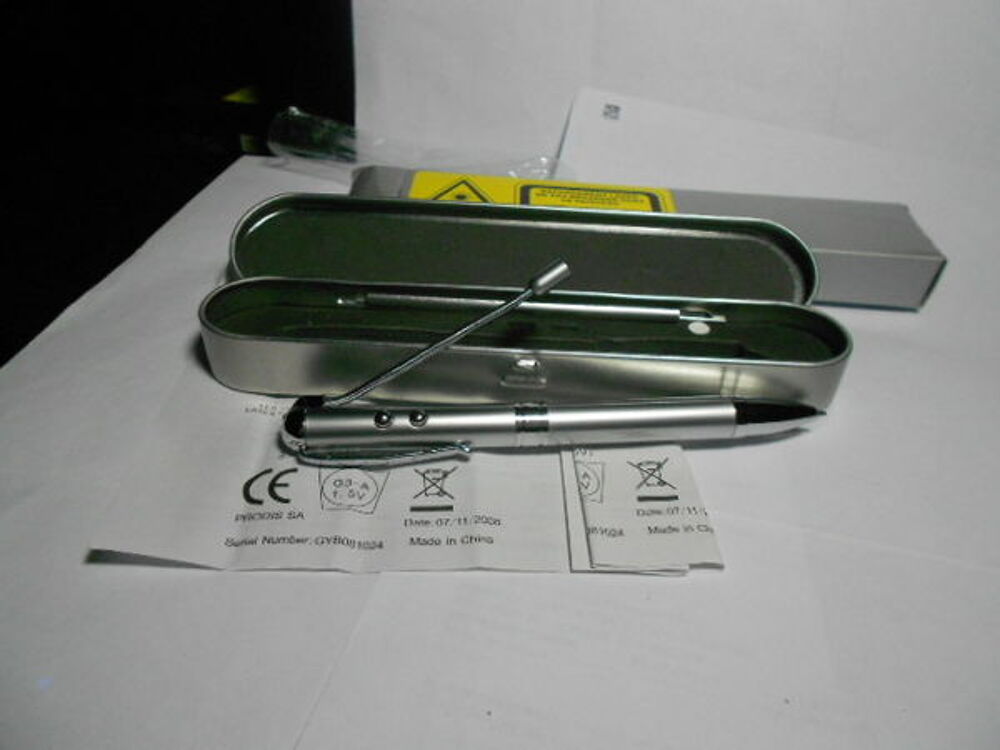 stylo pointeur laser 1mW650nm et lampe de poche &agrave; led 