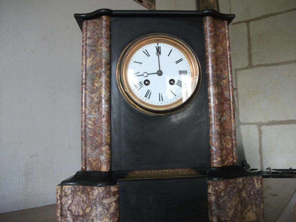 HORLOGE ANGLAISE AVEC PLAQUE DE MARBRE 