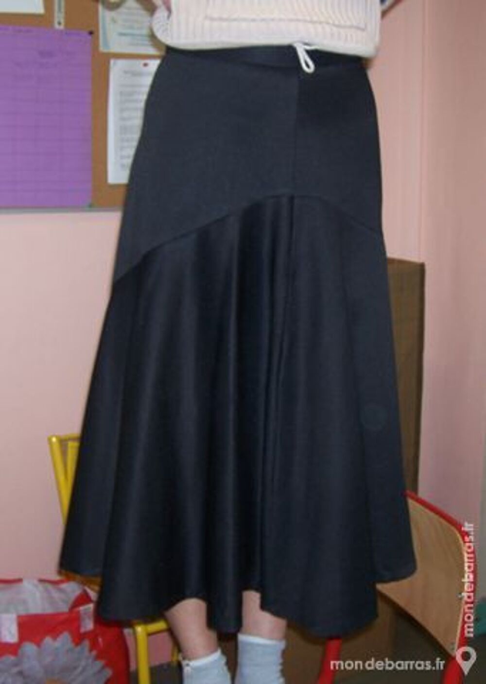 Jupe noire style Charleston tour de taille 76cm Vêtements