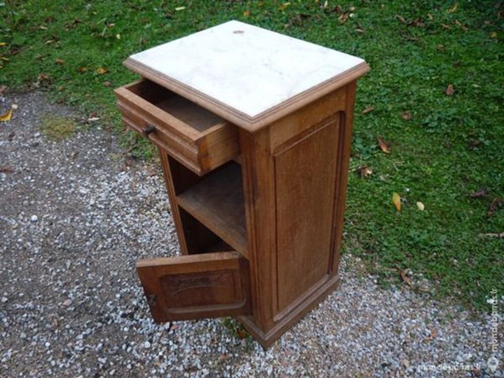 Table de nuit ancienne dessus marbre blanc Meubles