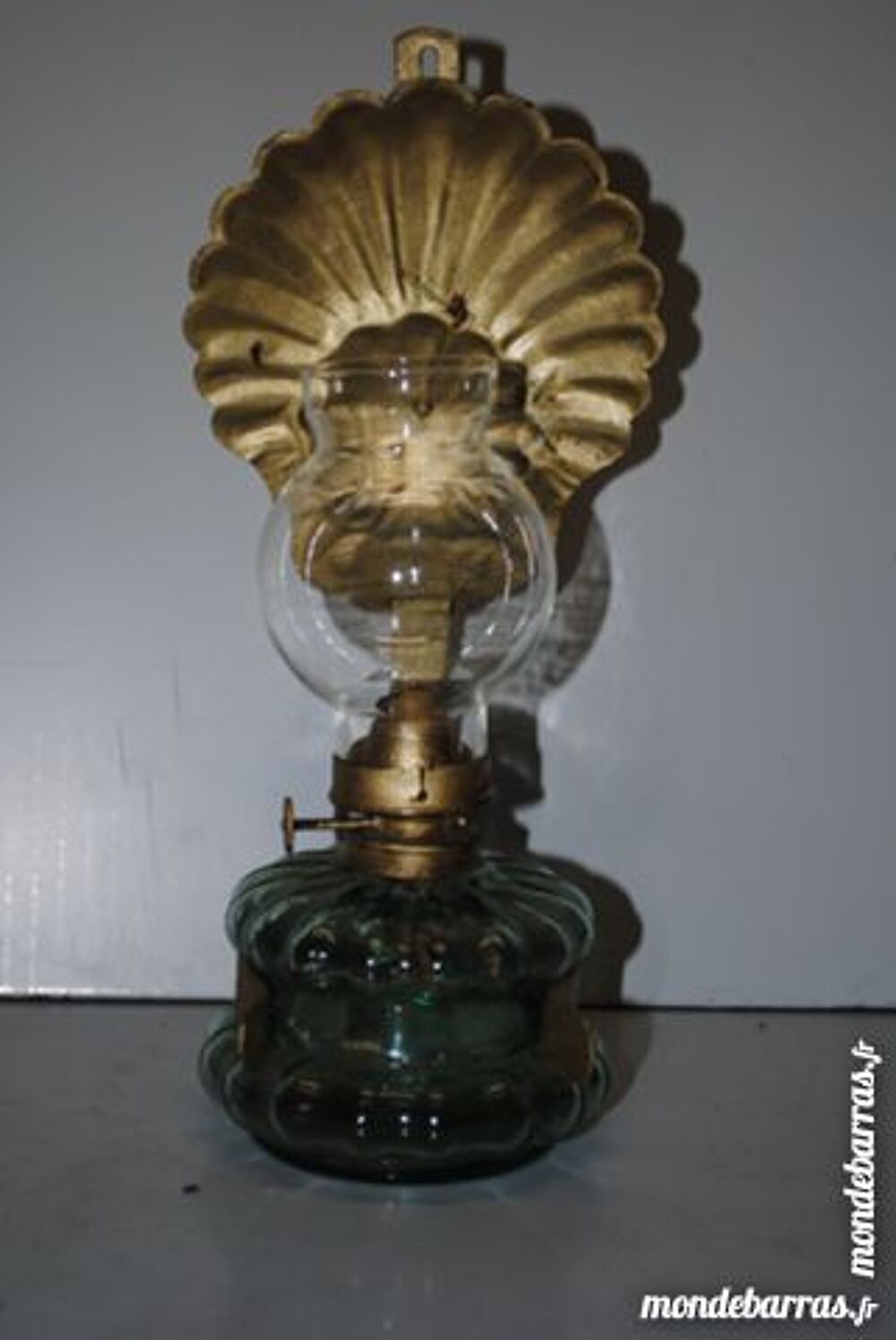 lampe &agrave; p&eacute;trole mural Décoration