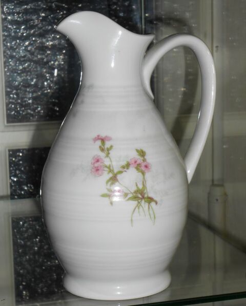 Carafe � eau vin Porcelaine de Limoges hauteur : 20cm 20 Monflanquin (47)