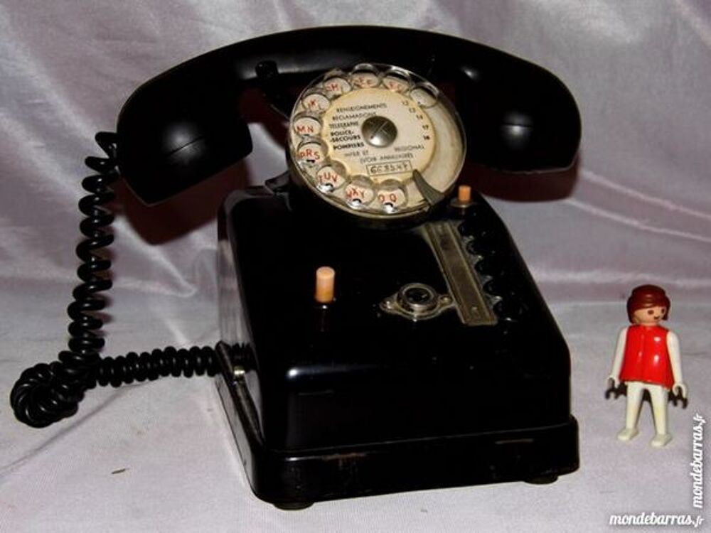 Ancien t&eacute;l&eacute;phone bakelite noir standard art deco Décoration