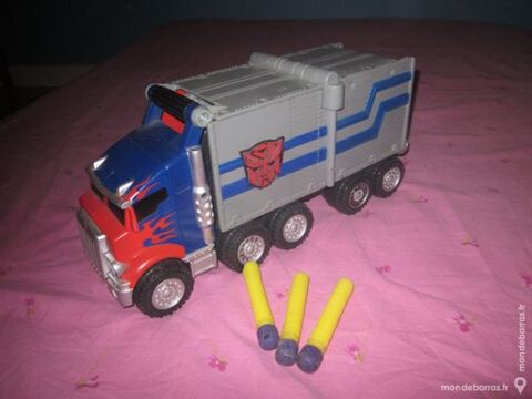 Camion transformable en pistolet TRANSFORMER 10 Rouen (76)