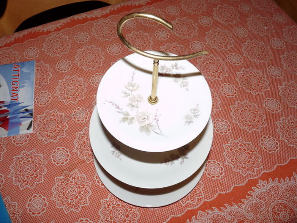 triple plateaux de service en porcelaine de limoges 