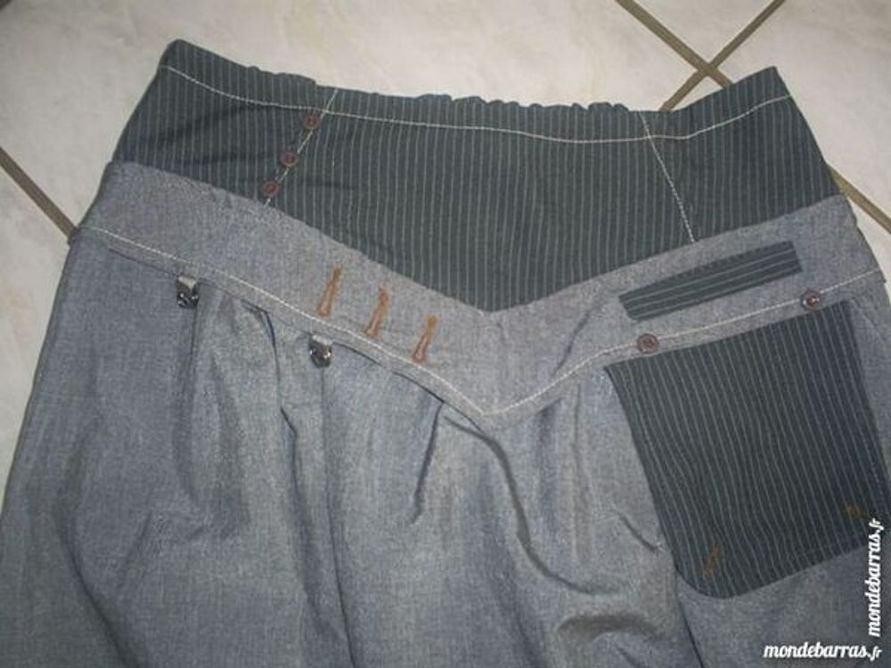 Jupe SOGGO Taille 38/40 Vêtements