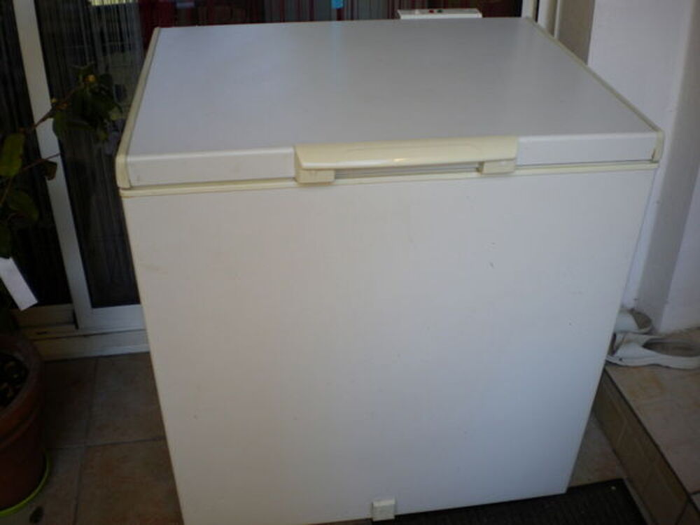 cong&eacute;lateur LADEN 215L Electroménager