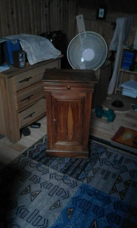 ancien chevet de nuit
115 Issoudun (36)