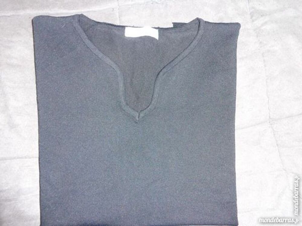 ? Petit pull noir, taille M/L (40/42)? Vêtements