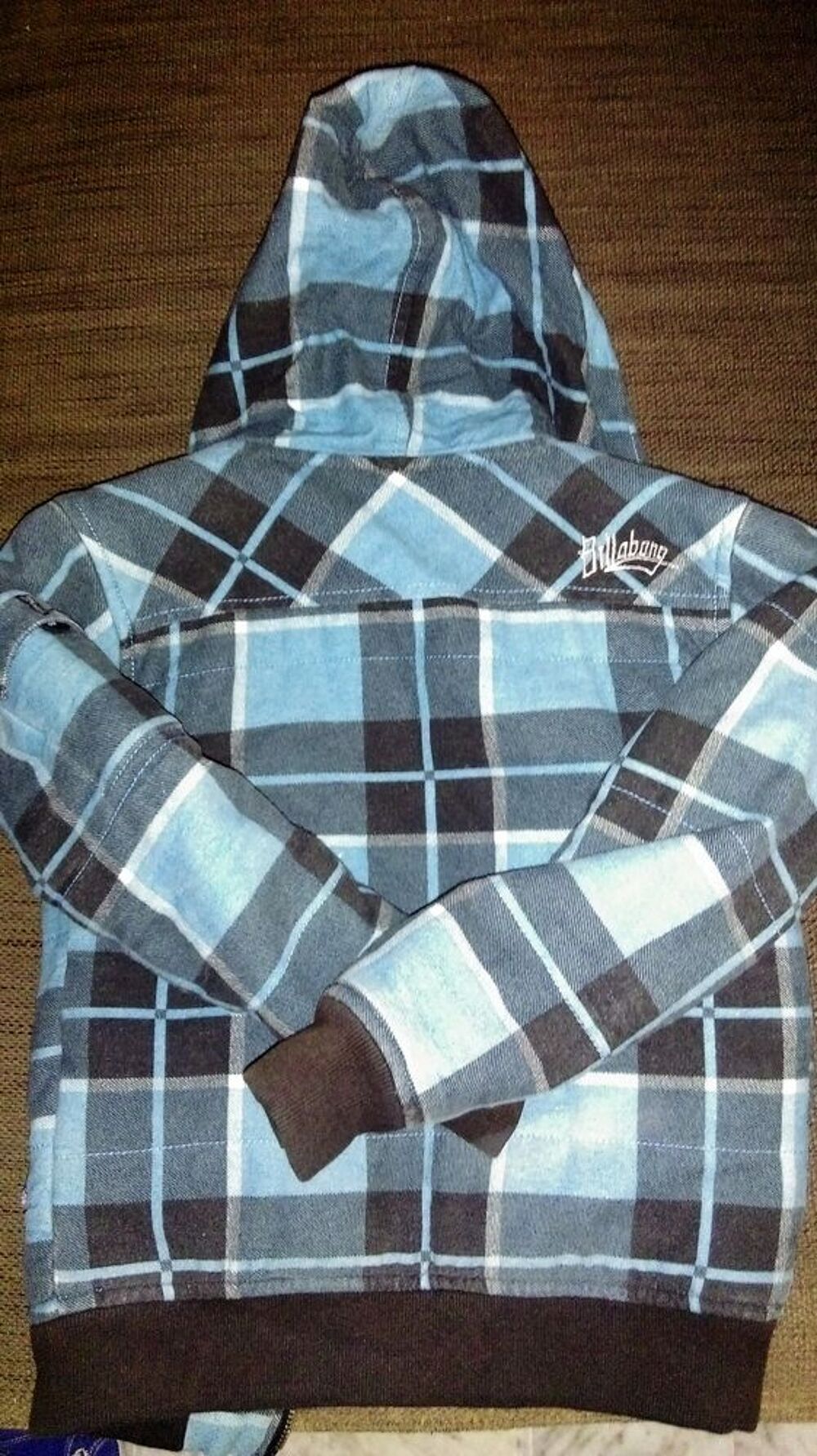Veste capuche bilbalong 8 ans &eacute;tat correct Vêtements enfants