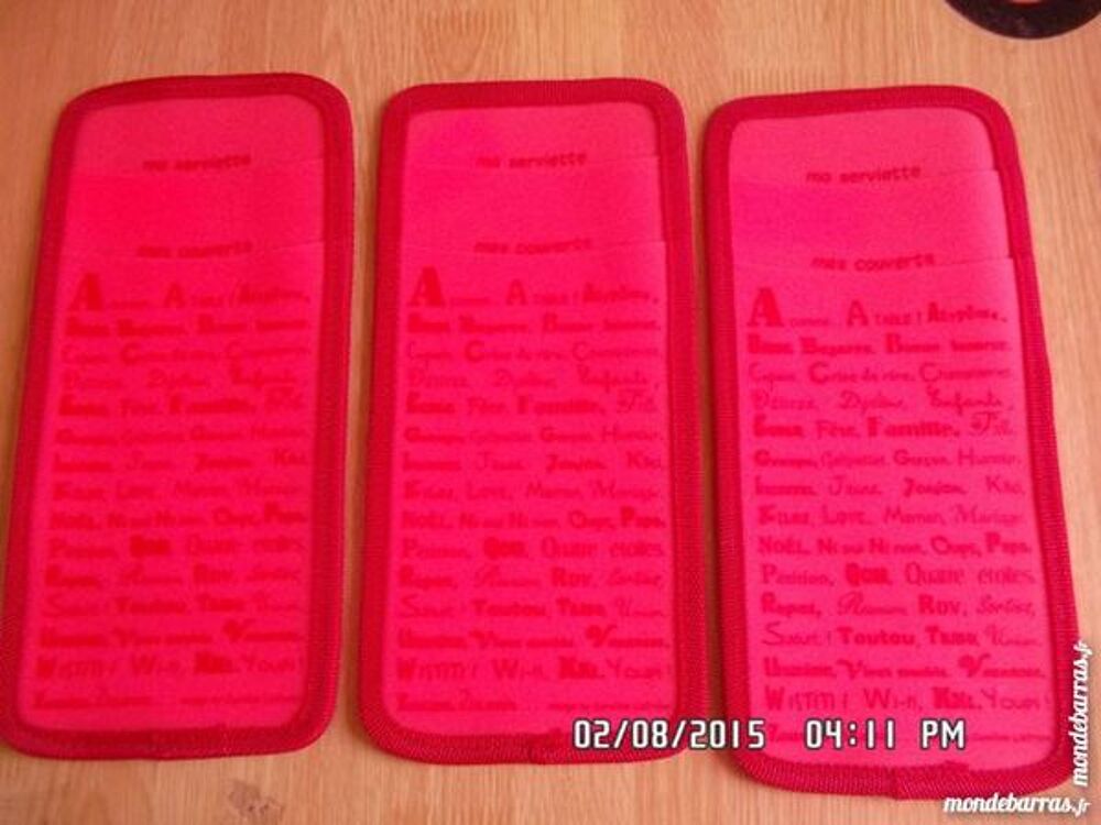 3 ranges serviettes roses Cuisine