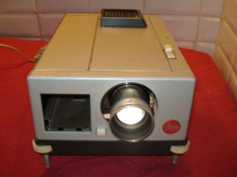 Projecteur diapositives  leica  leitz wetzlar pradovit n°24 60 Fontenay-le-Fleury (78)