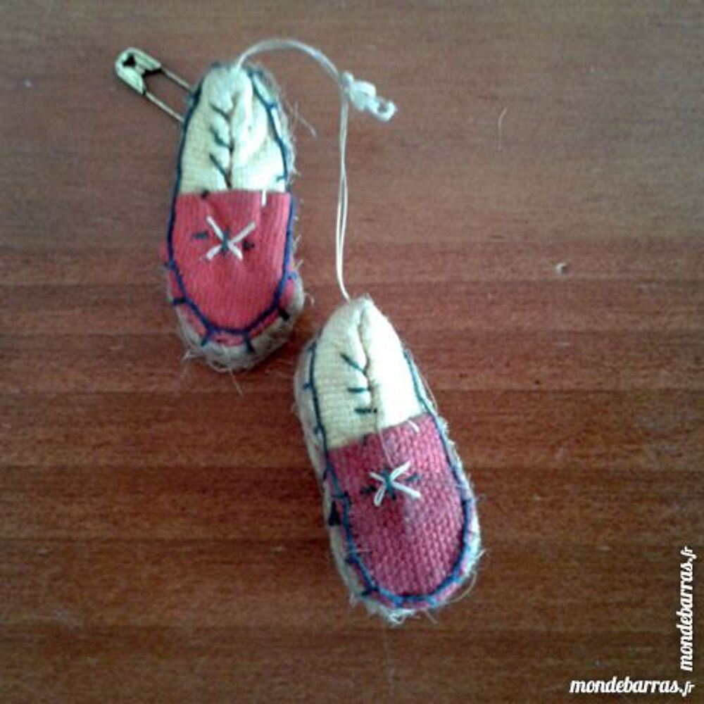 Broche espadrilles catalane Bijoux et montres