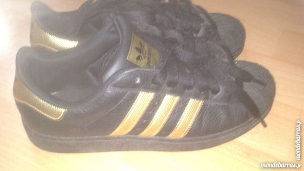 Baskets Adidas neuves Chaussures