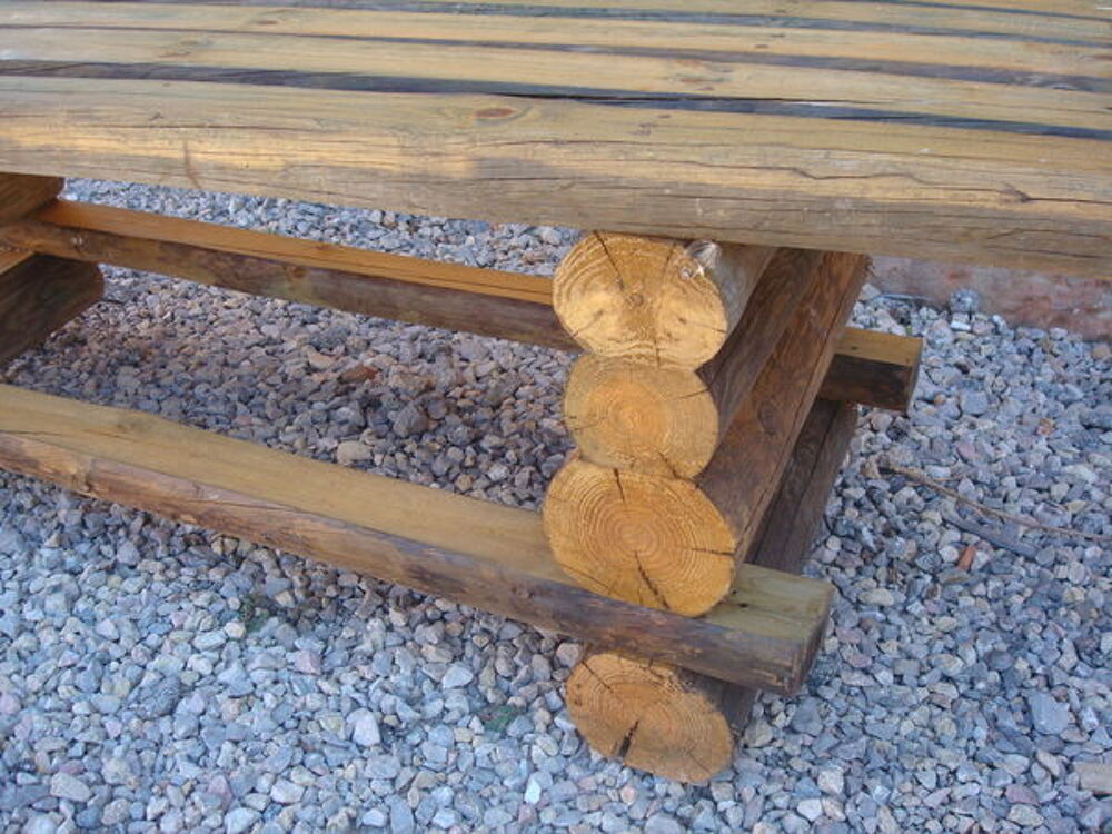 PETITE TABLE DE JARDIN OU BANC EN BOIS MASSIF Meubles