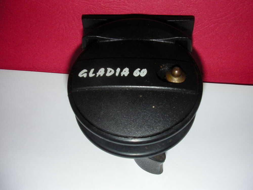 Moulinet p&ecirc;che au toc GLADIA 60.
Sports