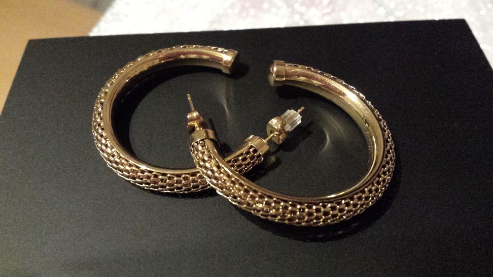 (n&deg;8) Boucles d'oreilles cr&eacute;oles ZABOK (louka)
Bijoux et montres
