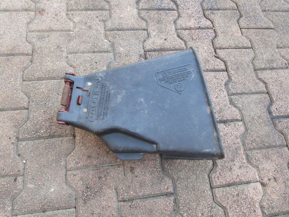 d&eacute;flecteur de carter de coupe prix 20€ &eacute;tat neuf Jardin