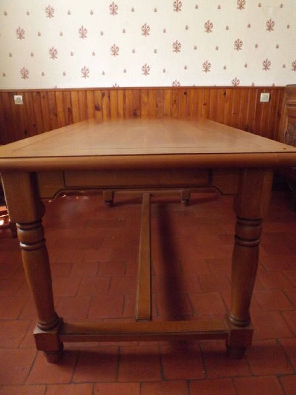 table et chaises de salle &agrave; manger Meubles