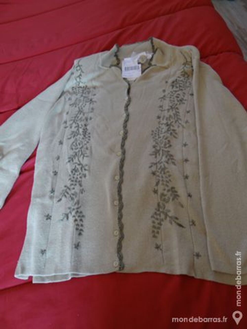 Gilet brod&eacute; TOUT NEUF Vêtements