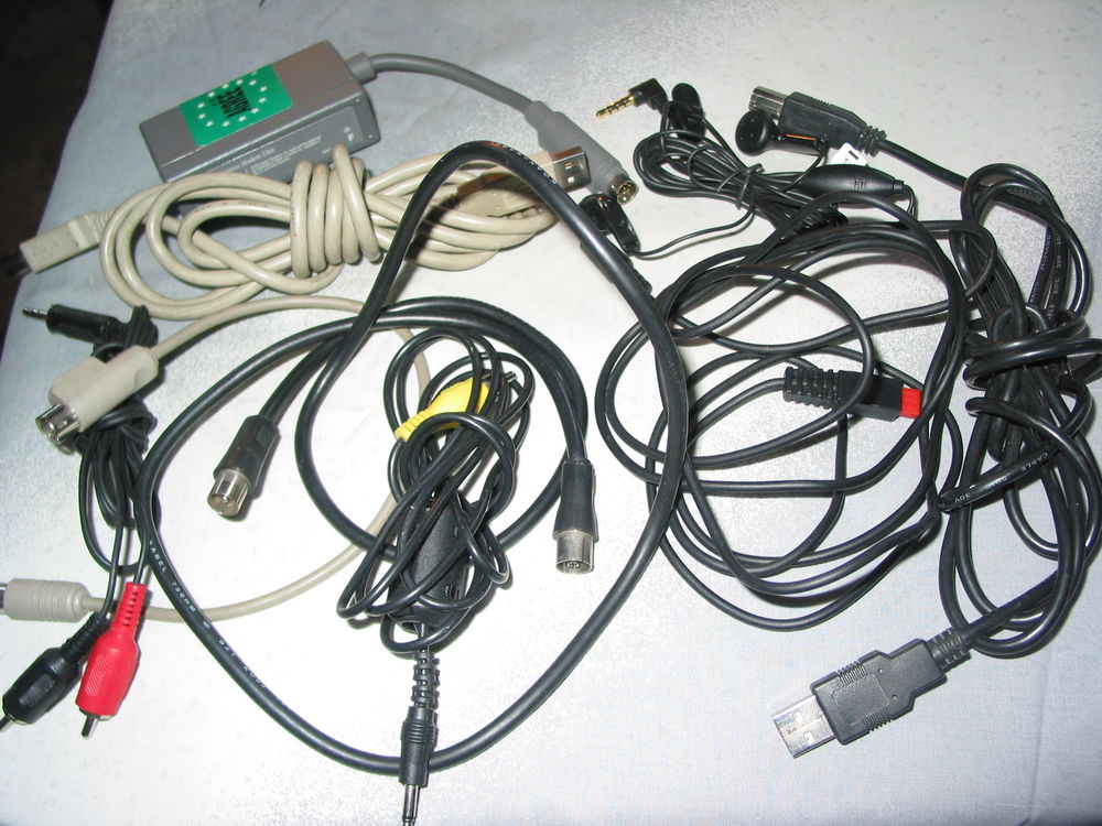 LOT C&Acirc;BLES BRANCHEMENT INFORMATIQUE VOIR PHOTO Bricolage