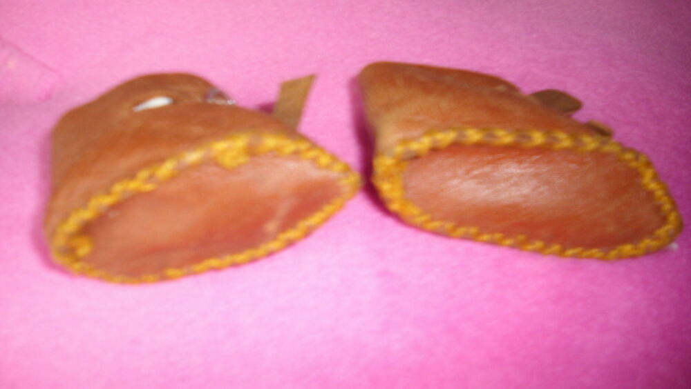 CHAUSSURES POUR POUPEE ANCIENNE 