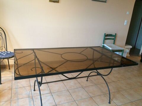 Table fer forg et plateau en verre 35 Nantes (44)