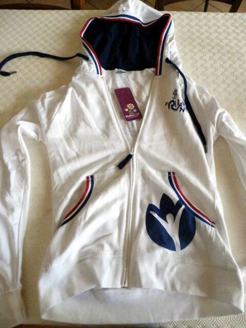 veste de sport  euro 2012  taille s blanche neuve  15 Viriat (01)