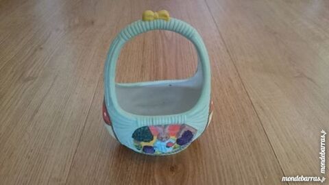 Petit panier en porcelaine decoration 1 Asni�res-sur-Seine (92)