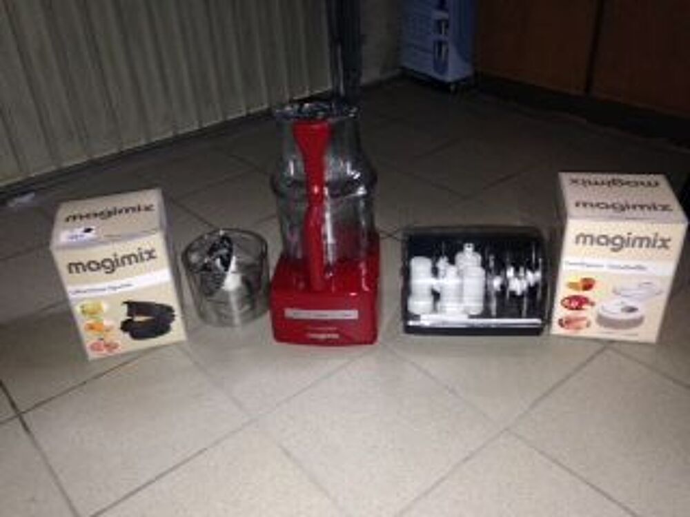 Robot multifonctions MAGIMIX 5200 XL rouge Electroménager