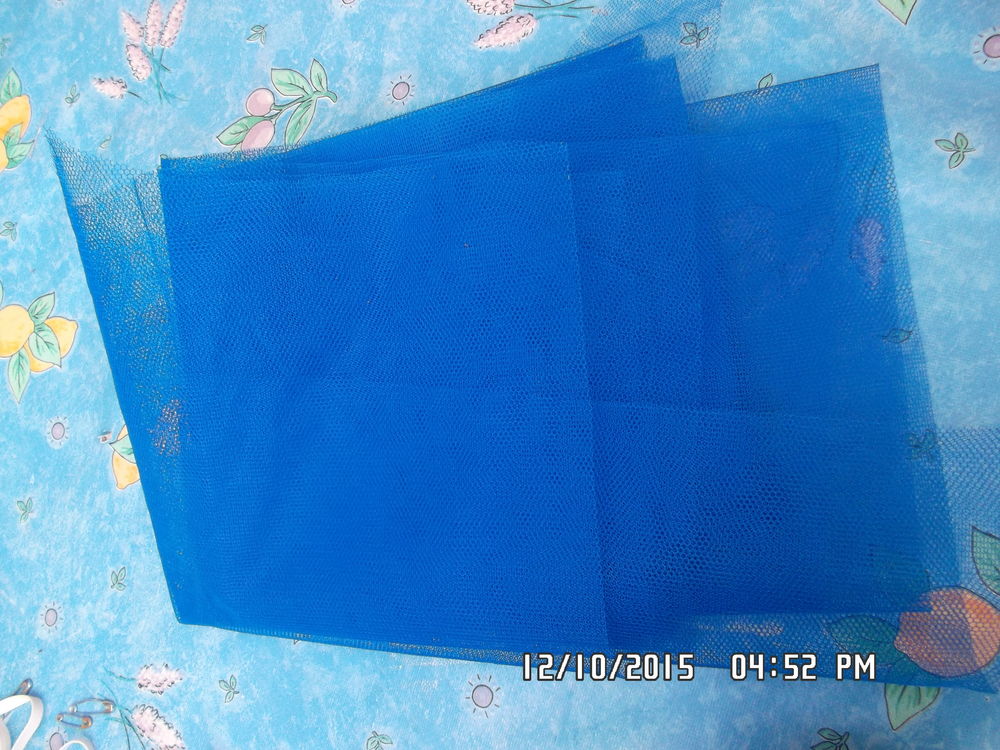 MORCEAU DE TULLE BLEU*JUSTE 2E*KIKI60230 Décoration