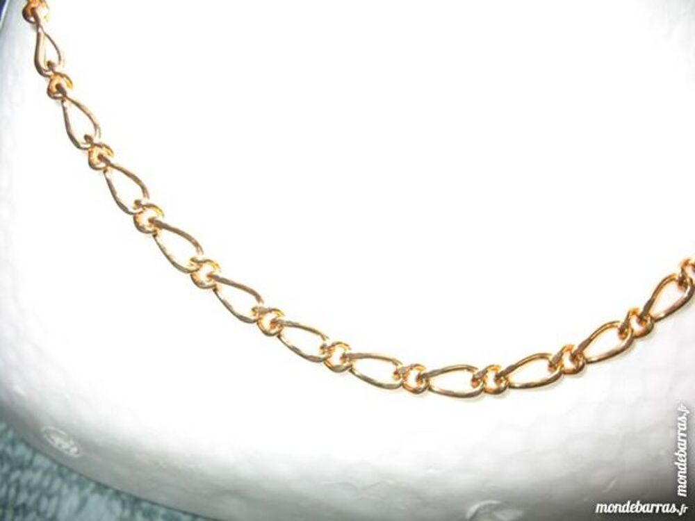 Chaine dor&eacute;e - NEUVE Bijoux et montres