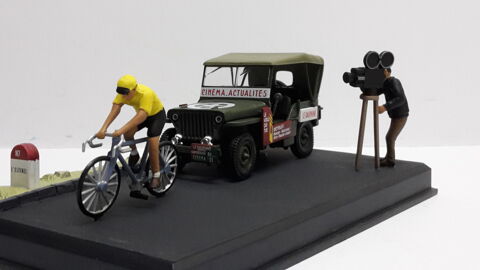 Jeep Willys + cycliste + cameraman 22 Follainville-Dennemont (78)