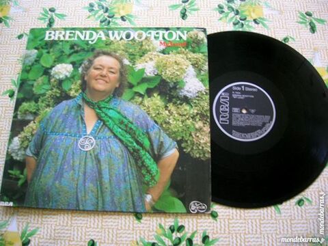 33 TOURS BRENDA WOOTTON My land 18 Nantes (44)