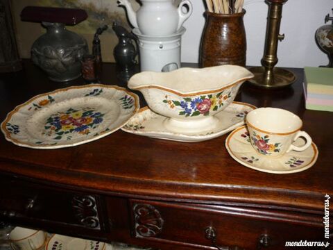 Superbe service  vaisselle annes 40 500 Asnires-sur-Seine (92)