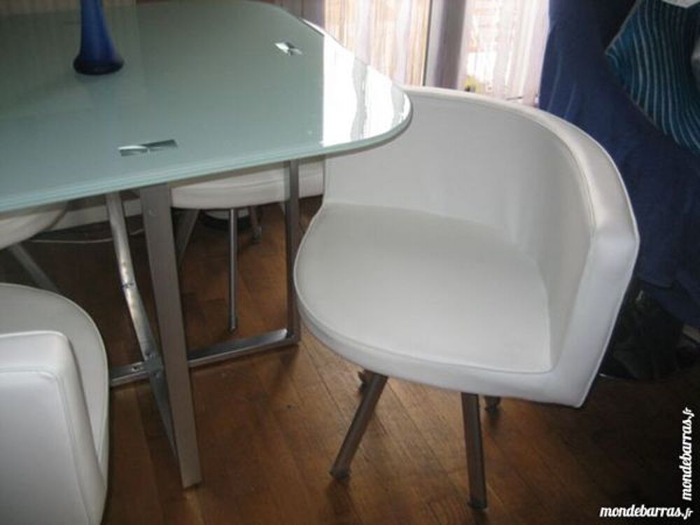ENSEMBLE TABLE ET CHAISES Meubles