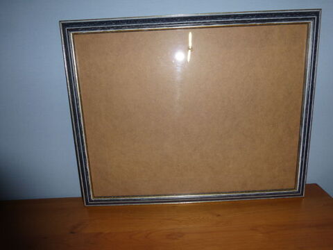 CADRE gris foncé/filet doré 28X30 - NEUF 15 Doussard (74)