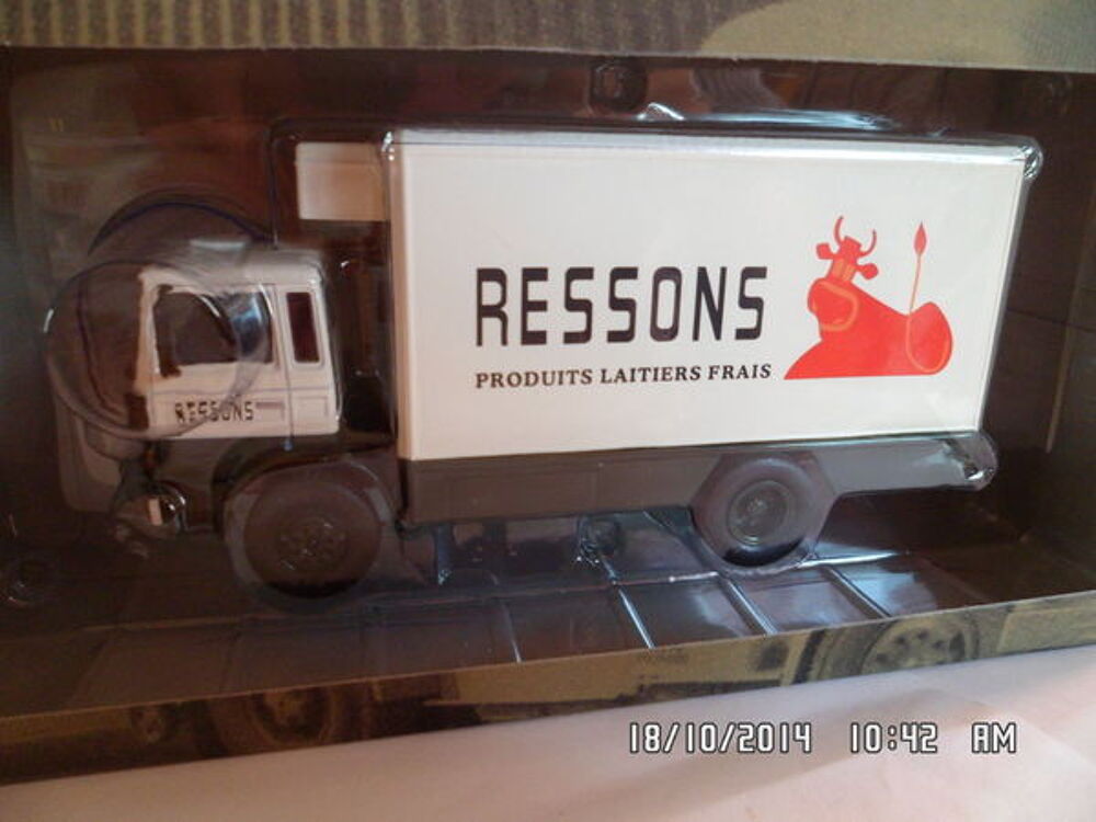 Camion BERLIET 130B11 Lait. RESSONS 1/43 IXO NEUF Boite 