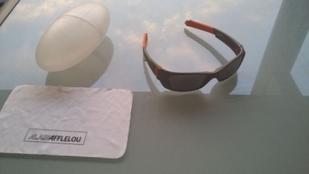 Paire de lunettes de soleil "Julbo" Bijoux et montres