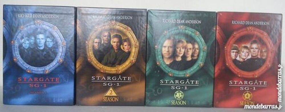 Lot de 4 coffrets Stargate SG-1 Saisons 1 &agrave; 4 DVD et blu-ray