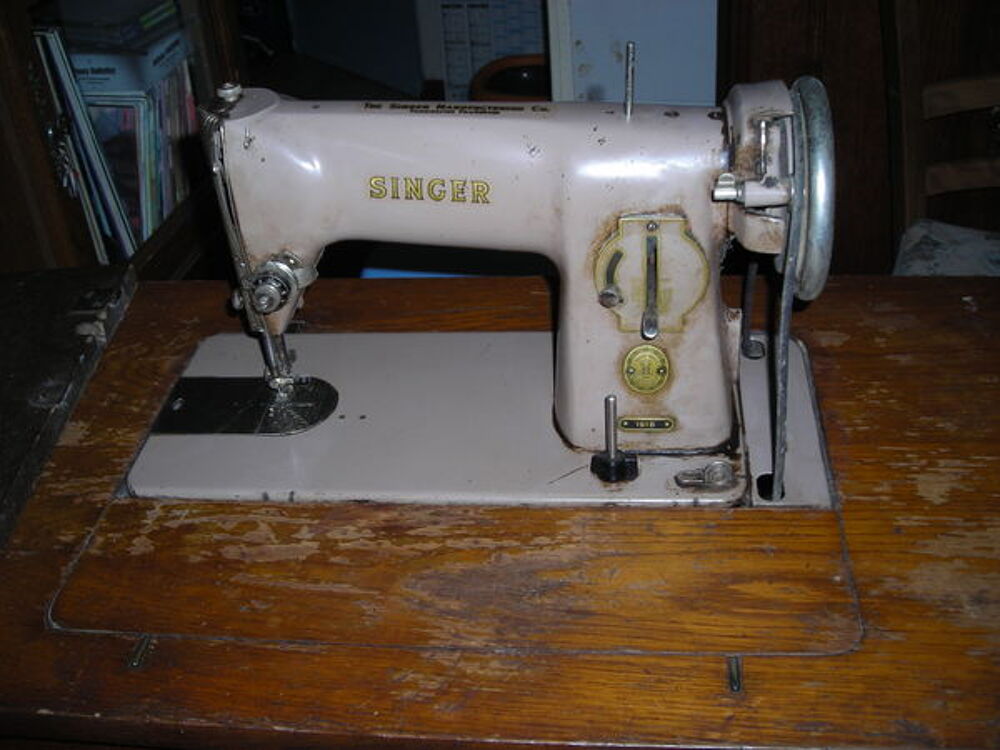 machine a coudre SINGER Meubles