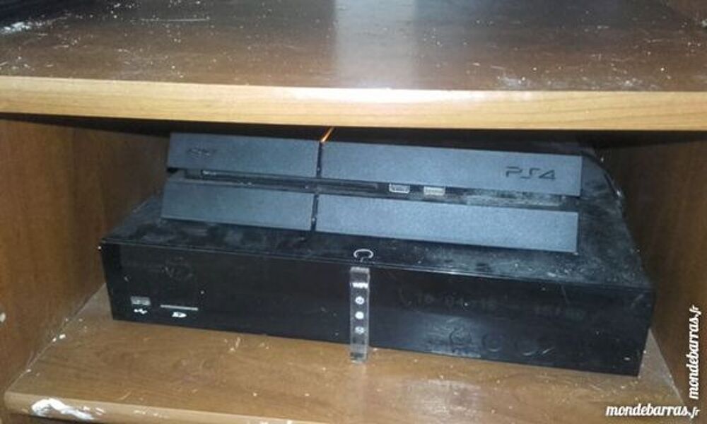 playstation 4 + casque + 10 jeux Consoles et jeux vidéos