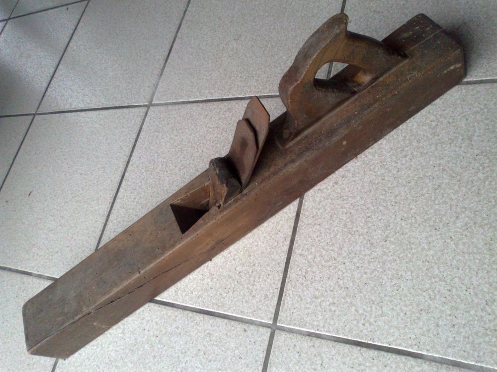 Rabot menuisier ancien 