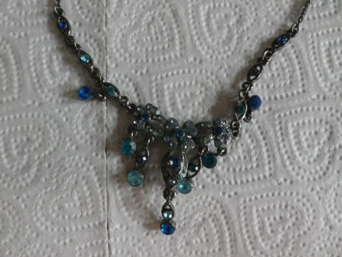 COLLIER PENDENTIF BLEU N°3 8 Attainville (95)